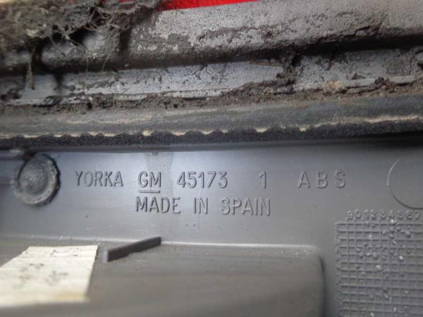 FEU ARRIERE DROIT OPEL CALIBRA - Vue 3